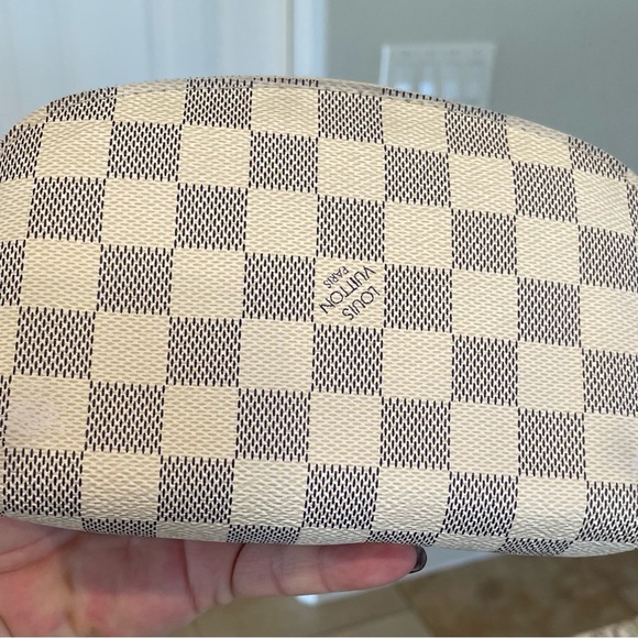 ❌SOLD❌Authentic Louis Vuitton Damier Azur cosmetic bag - Picture 2 of 7